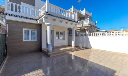 Resale - Villa / Semi detached - Torrevieja - El chaparral