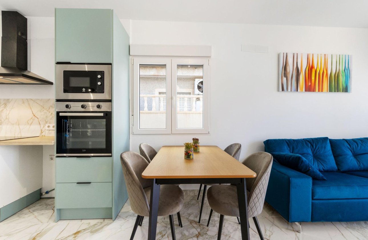 Resale - Villa / Semi detached - Torrevieja - El chaparral