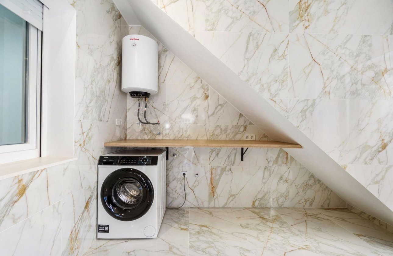 Resale - Villa / Semi detached - Torrevieja - El chaparral