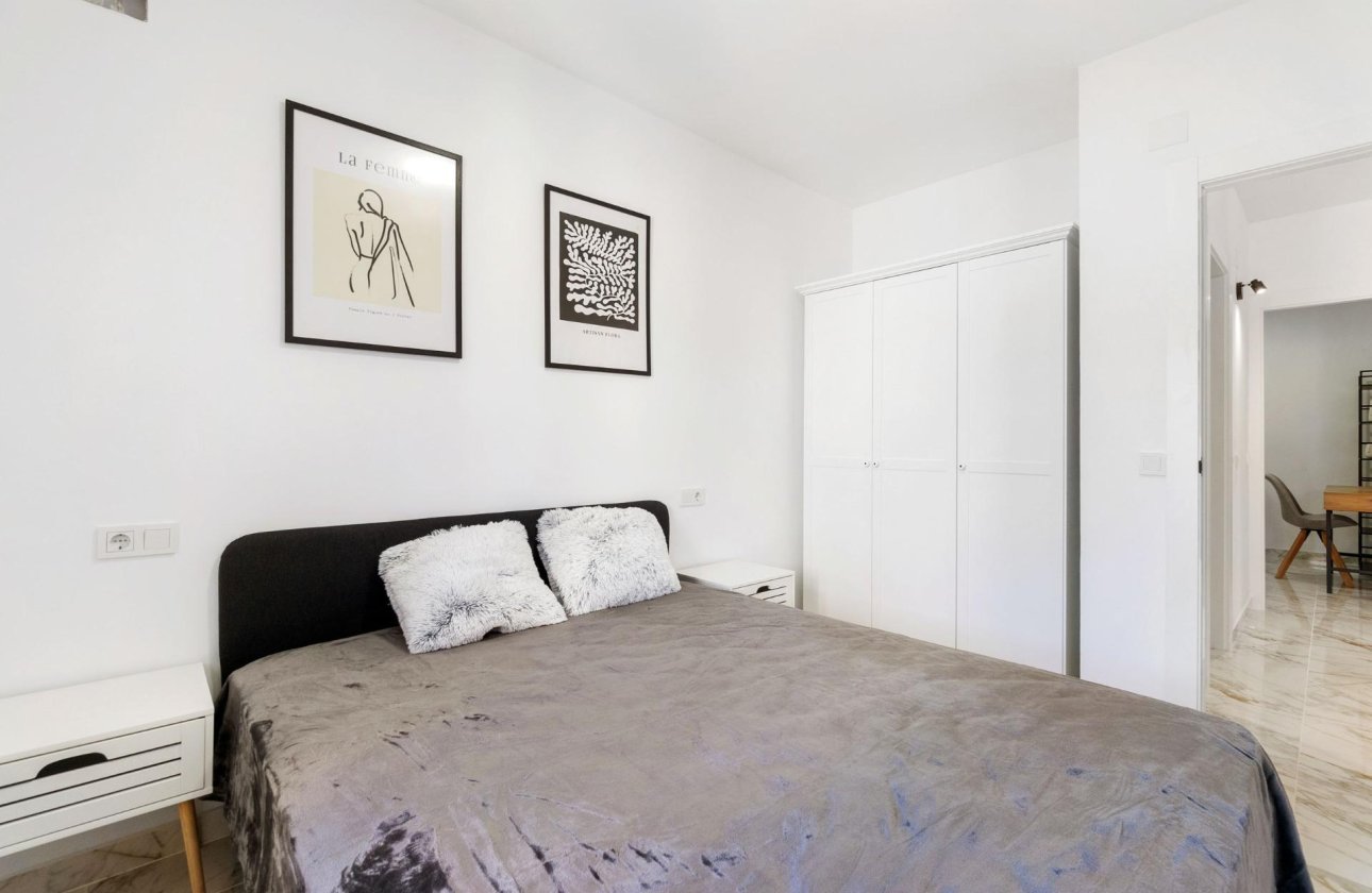 Resale - Villa / Semi detached - Torrevieja - El chaparral