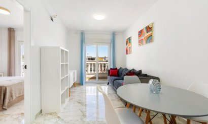 Resale - Villa / Semi detached - Torrevieja - El chaparral