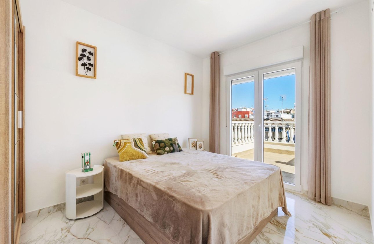 Resale - Villa / Semi detached - Torrevieja - El chaparral