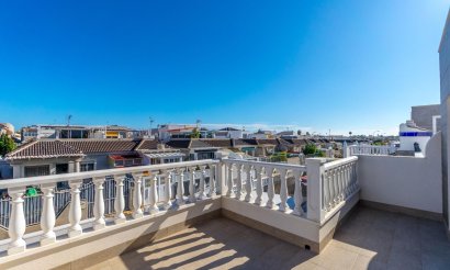 Resale - Villa / Semi detached - Torrevieja - El chaparral