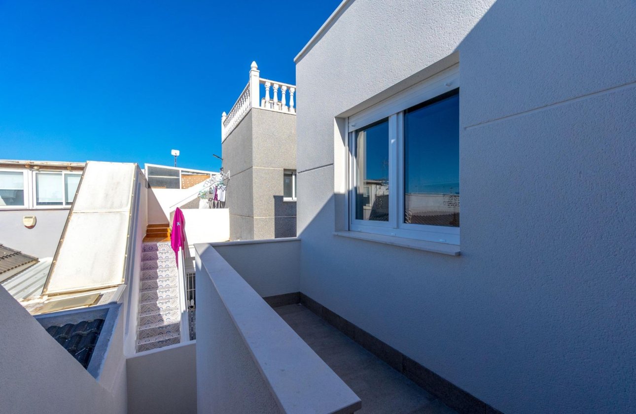 Resale - Villa / Semi detached - Torrevieja - El chaparral