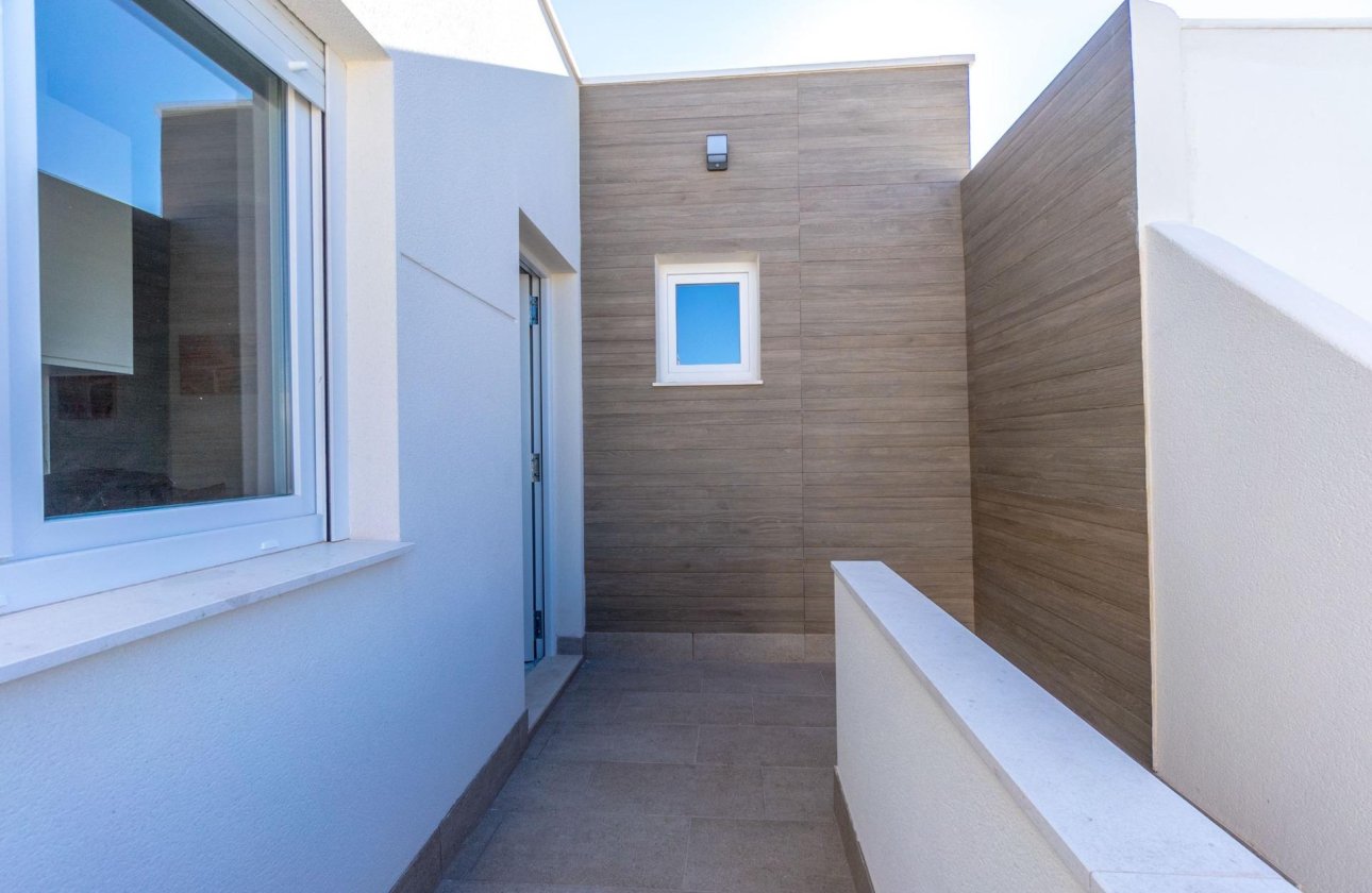 Resale - Villa / Semi detached - Torrevieja - El chaparral