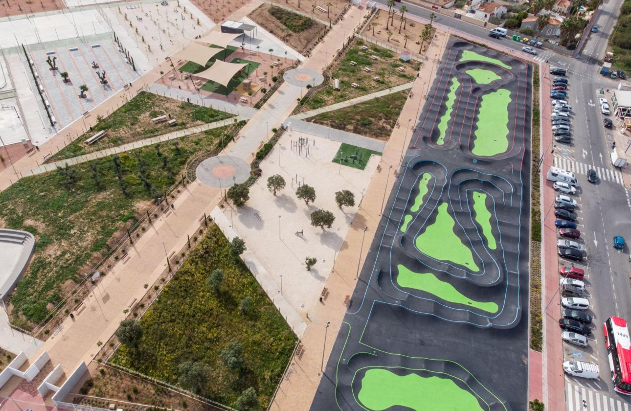 Resale - Villa / Semi detached - Torrevieja - El chaparral