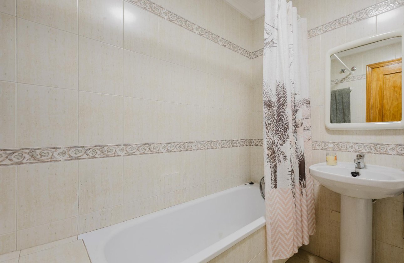 Resale - Apartment / flat - Torrevieja - Parque de Las Naciones