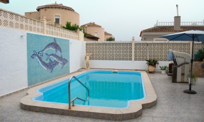 Resale - Villa - Torrevieja