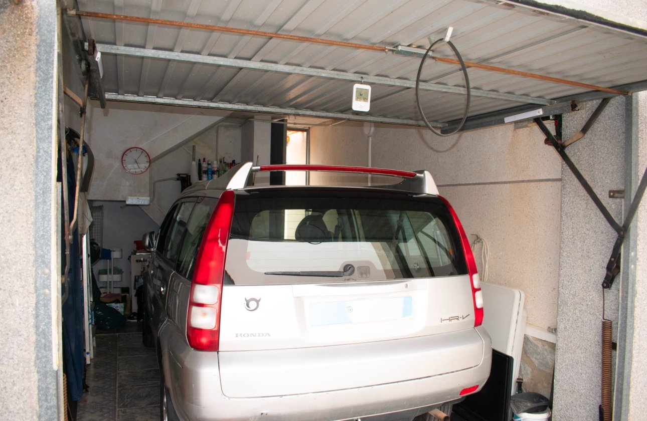 Resale - Villa - Torrevieja