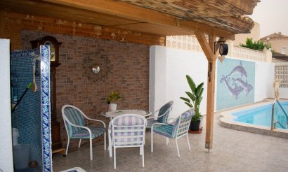 Resale - Villa - Torrevieja