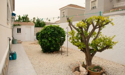 Resale - Villa - Torrevieja