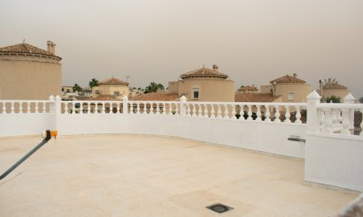 Resale - Villa - Torrevieja