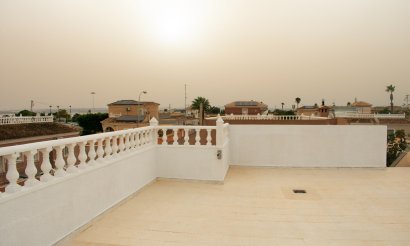 Resale - Villa - Torrevieja