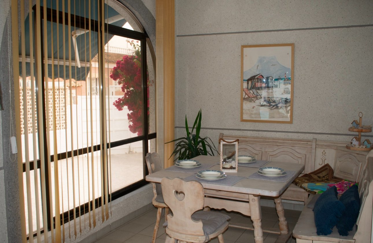 Resale - Villa - Torrevieja