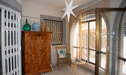 Resale - Villa - Torrevieja