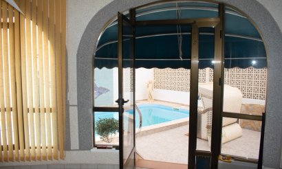 Resale - Villa - Torrevieja