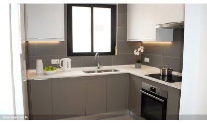 Resale - Villa - Torrevieja