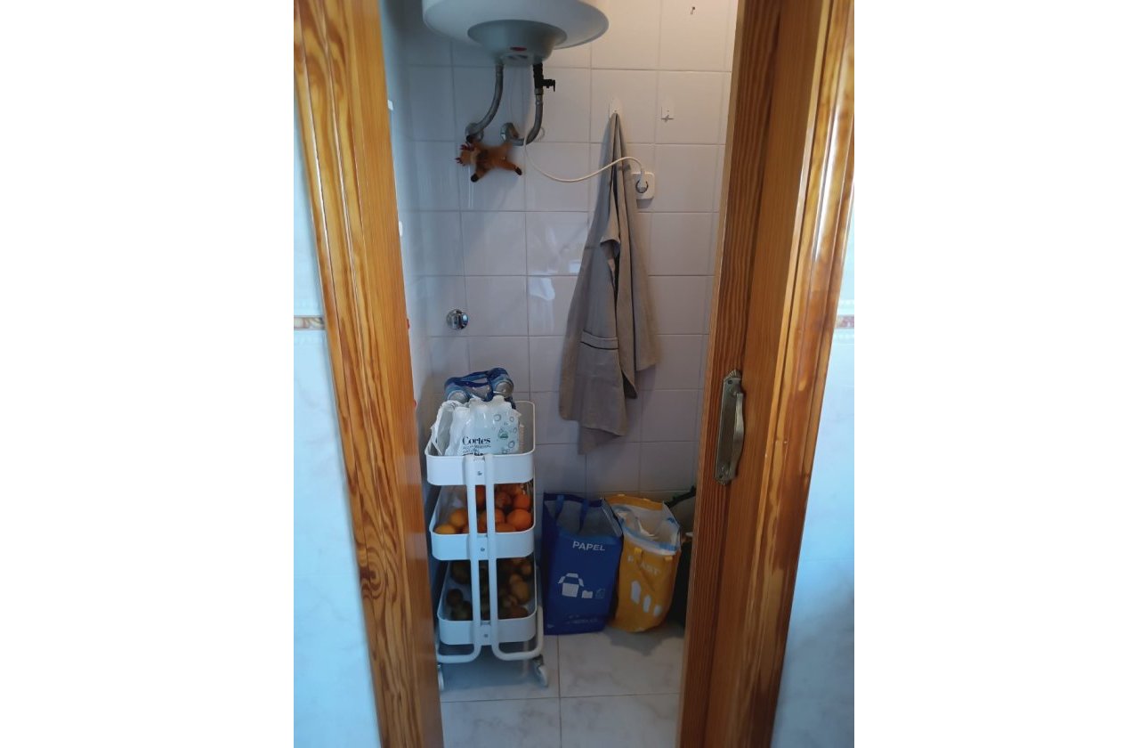 Resale - Villa - Torrevieja