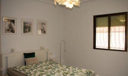 Resale - Villa - Torrevieja