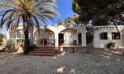 Resale - Villa - Cabo Roig