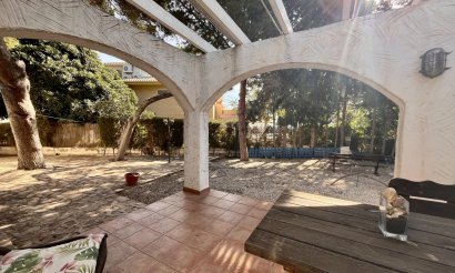 Resale - Villa - Cabo Roig