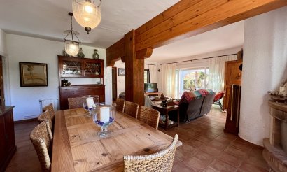 Resale - Villa - Cabo Roig