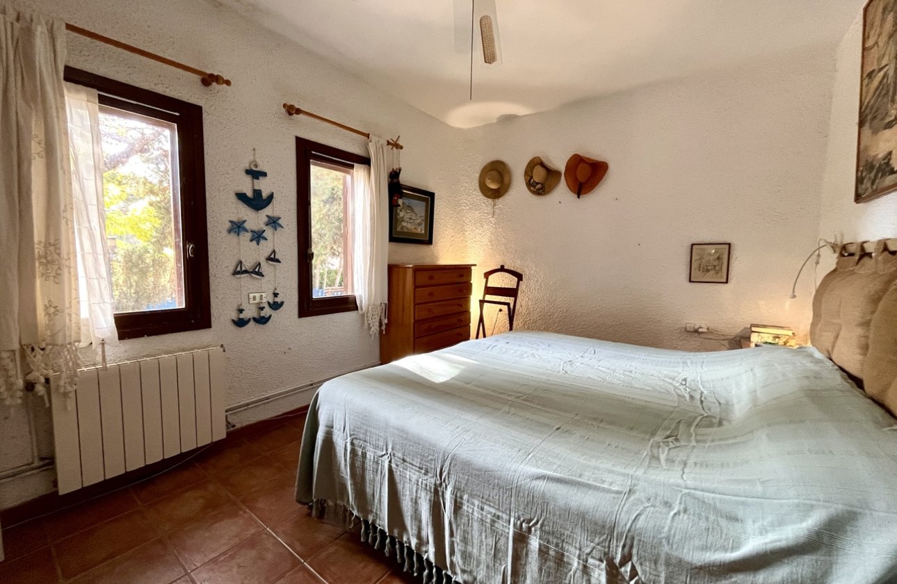 Resale - Villa - Cabo Roig