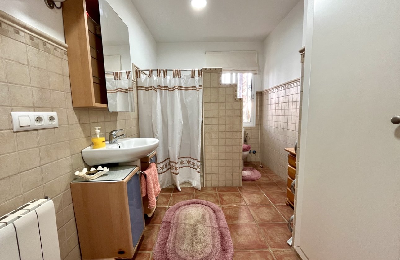 Resale - Villa - Cabo Roig