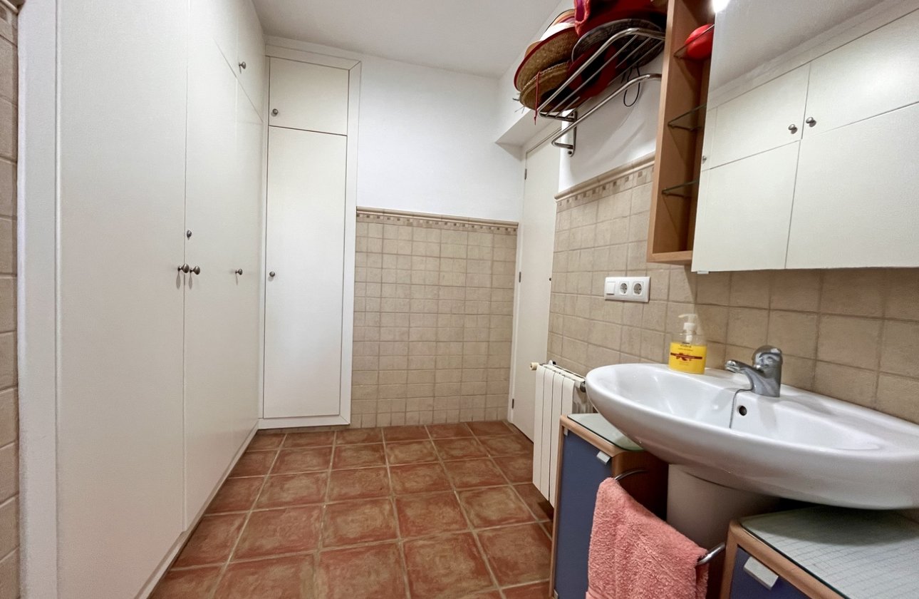 Resale - Villa - Cabo Roig