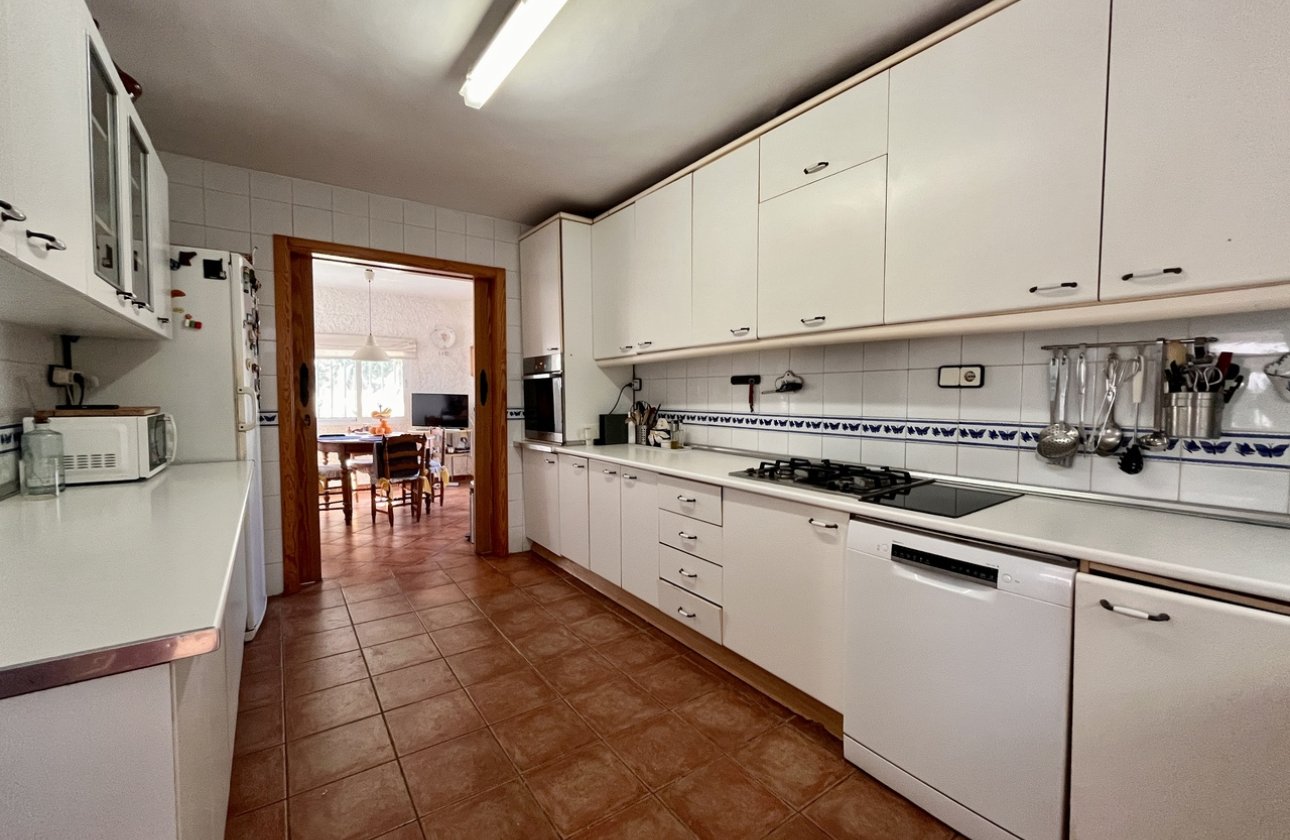 Resale - Villa - Cabo Roig