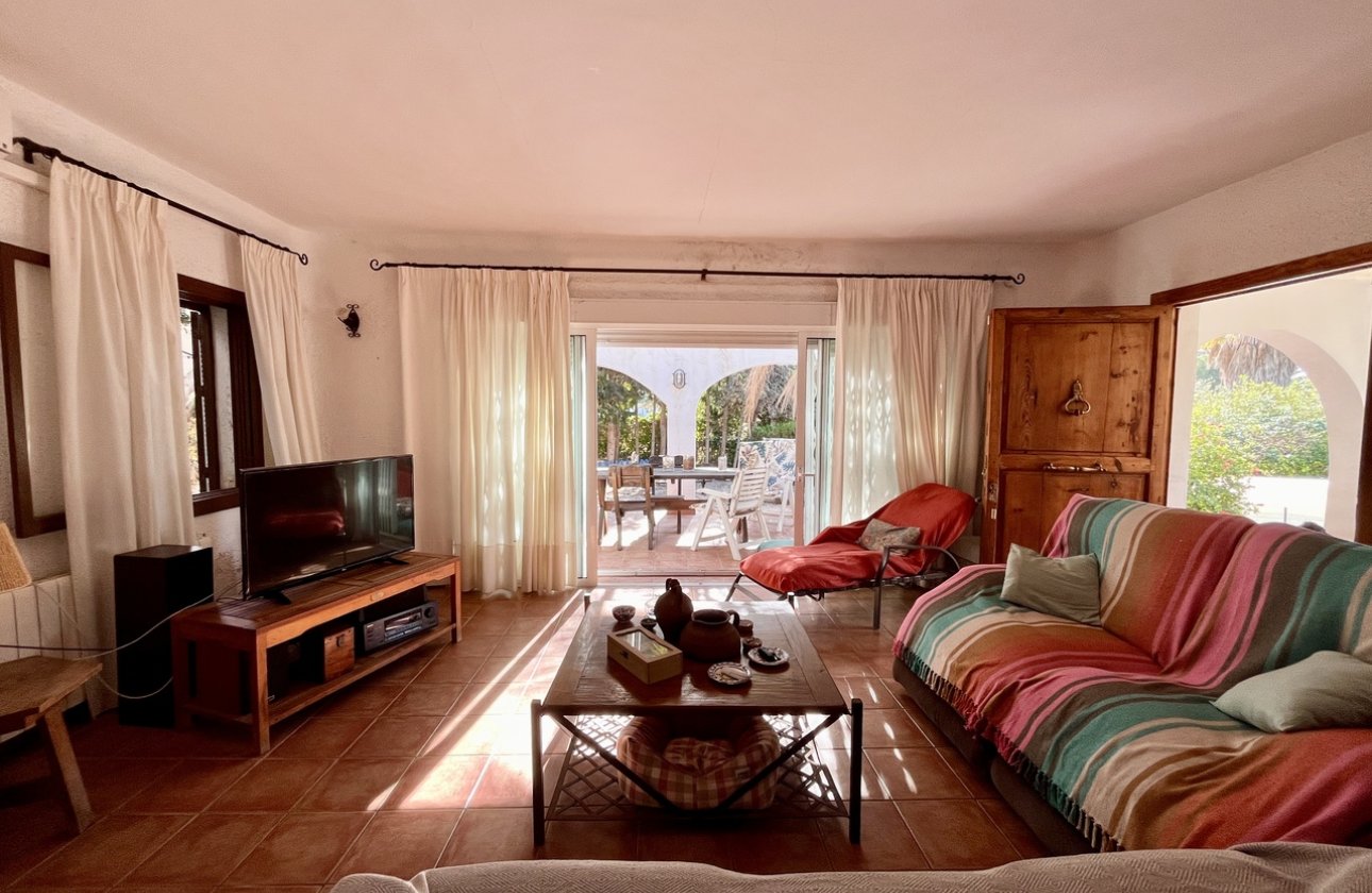 Resale - Villa - Cabo Roig