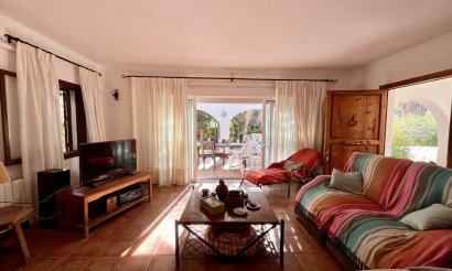 Resale - Villa - Cabo Roig