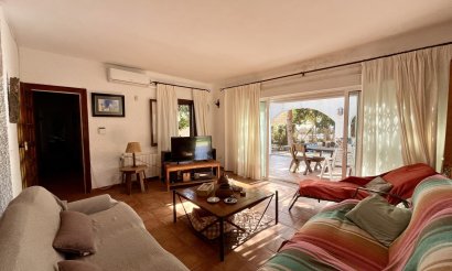 Resale - Villa - Cabo Roig