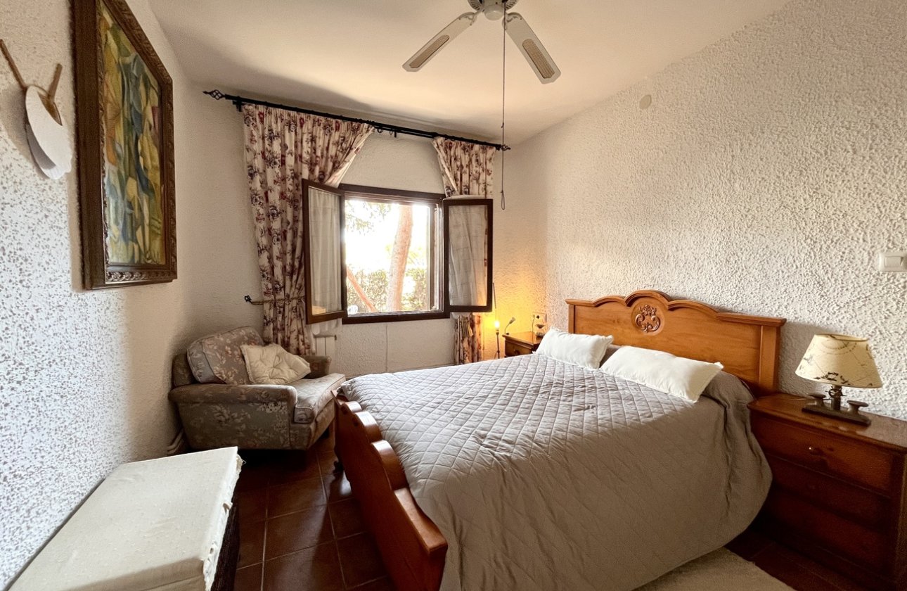 Resale - Villa - Cabo Roig