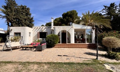 Resale - Villa - Cabo Roig
