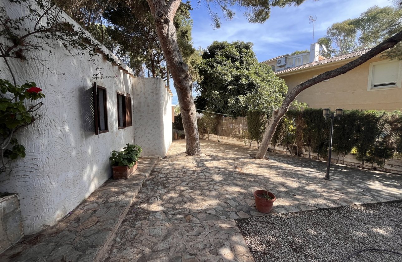 Resale - Villa - Cabo Roig