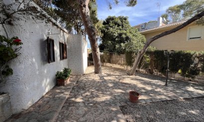 Resale - Villa - Cabo Roig