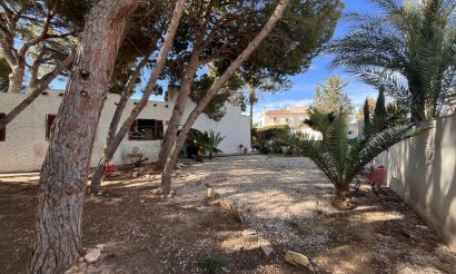 Resale - Villa - Cabo Roig