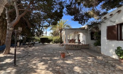 Resale - Villa - Cabo Roig