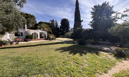 Resale - Villa - Cabo Roig