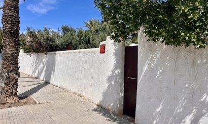 Resale - Villa - Cabo Roig