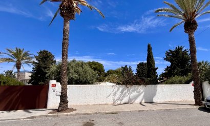 Resale - Villa - Cabo Roig