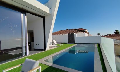 Obra nueva - Villa - Torrevieja - Los Balcones