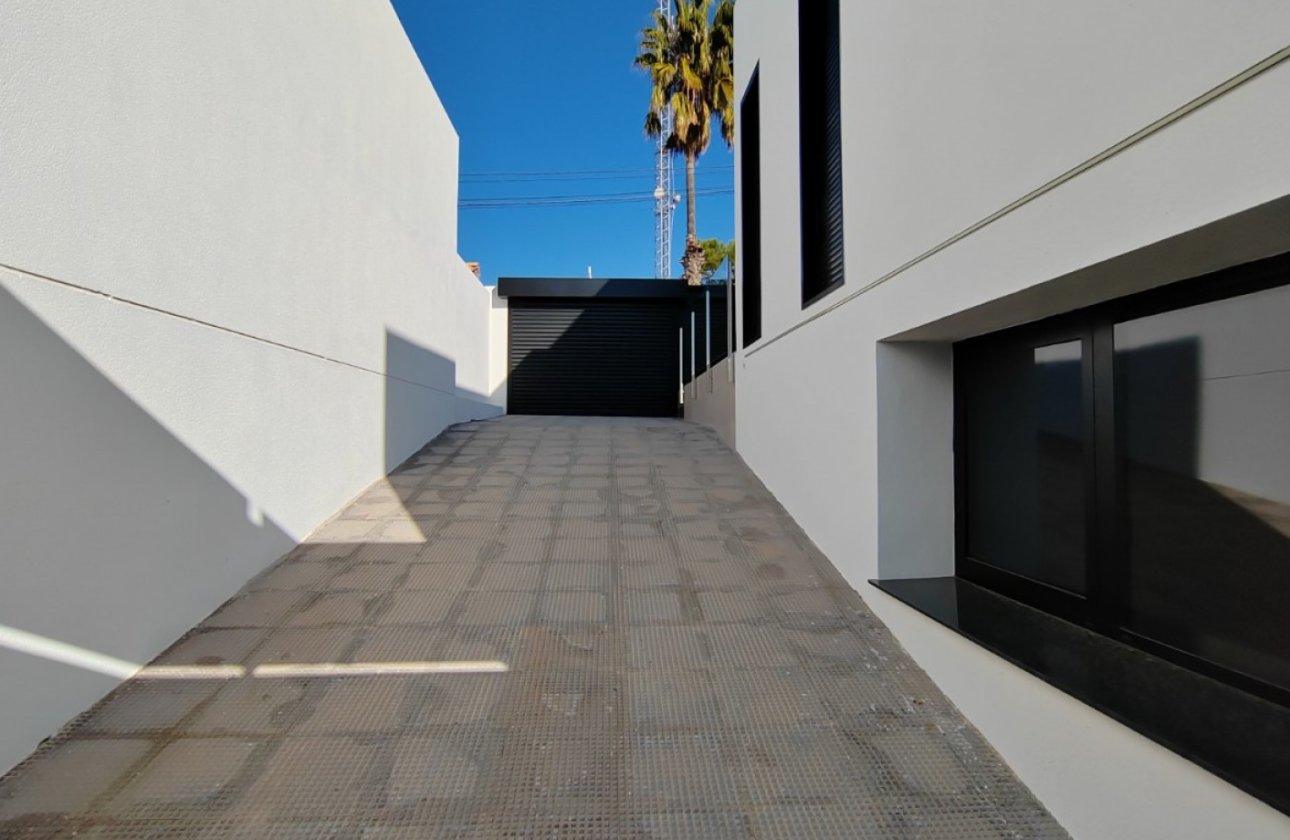 Obra nueva - Villa - Torrevieja - Los Balcones