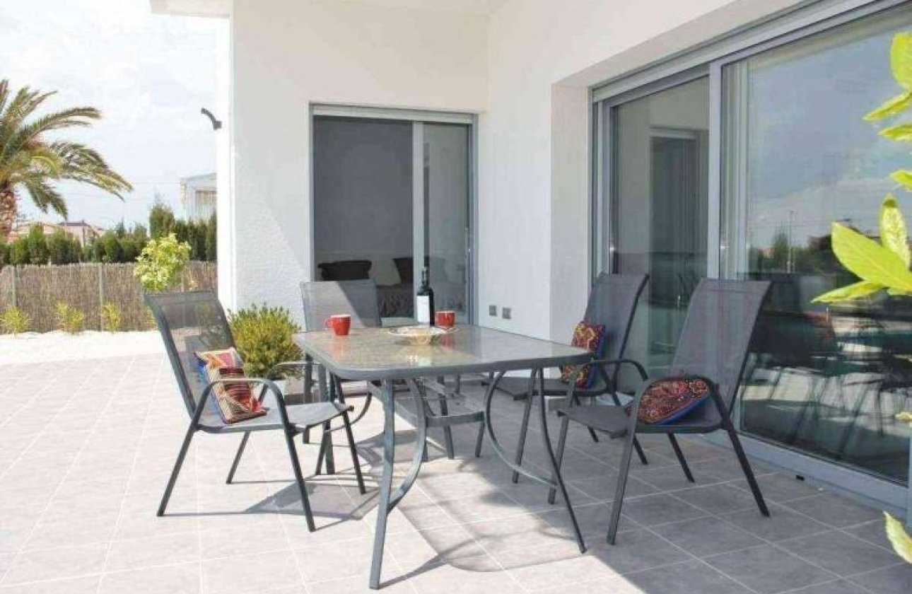 Obra nueva - Villa - Rafal - polideportivo