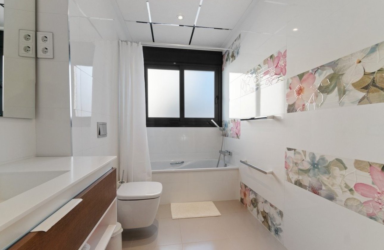 Reventa - Villa - Orihuela Costa - Agua Marina