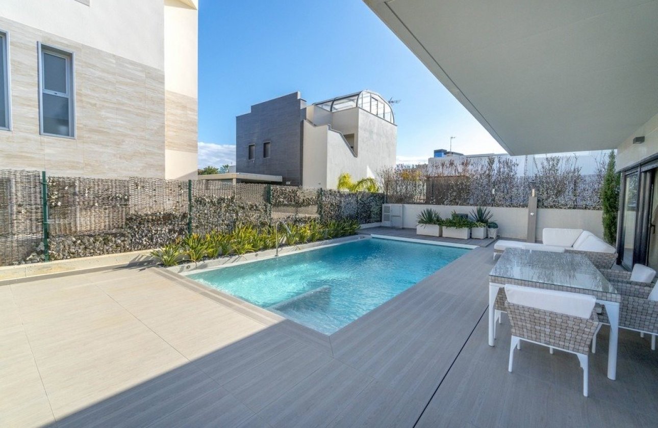 Reventa - Villa - Orihuela Costa - Agua Marina