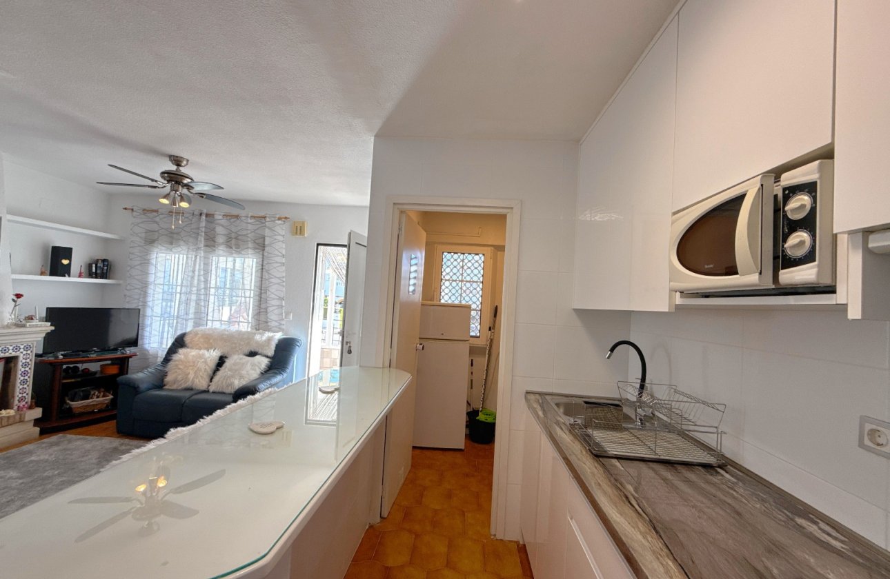 Resale - Townhouse - Villamartin