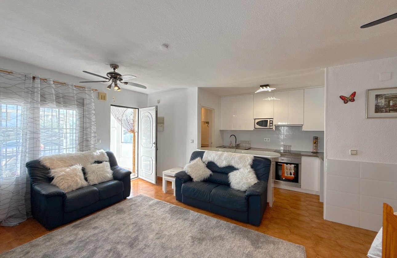 Resale - Townhouse - Villamartin