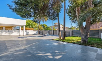 Resale - Villa - Campoamor